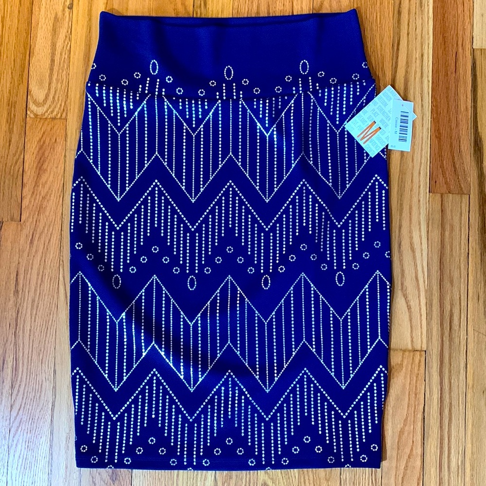 NWT Medium LuLaRoe Cassie. Elegant collection.